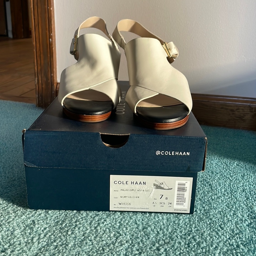 Cole Haan NWOT Size 7 wedge sandals